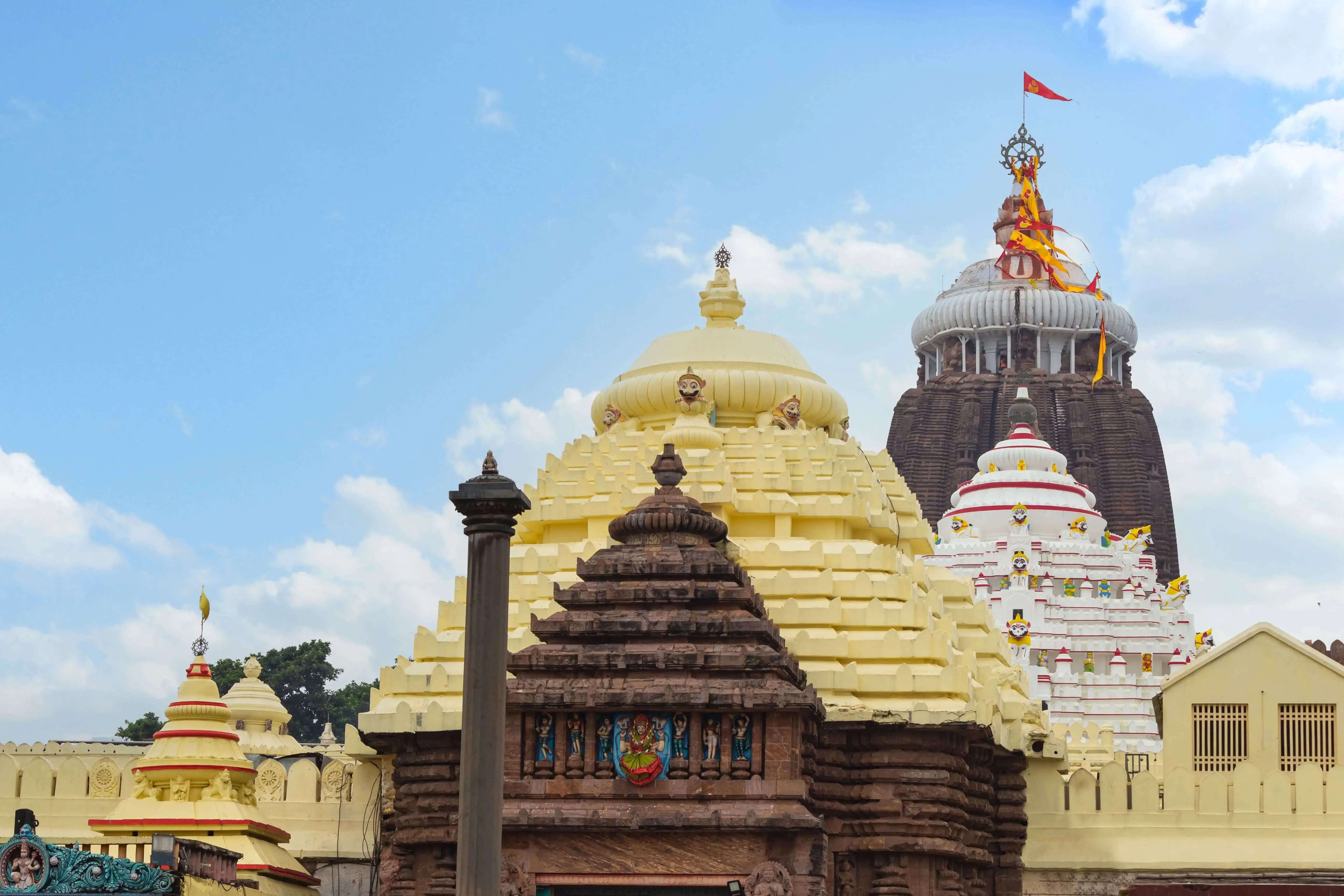 Book a car rental Bhubaneswar to Puri